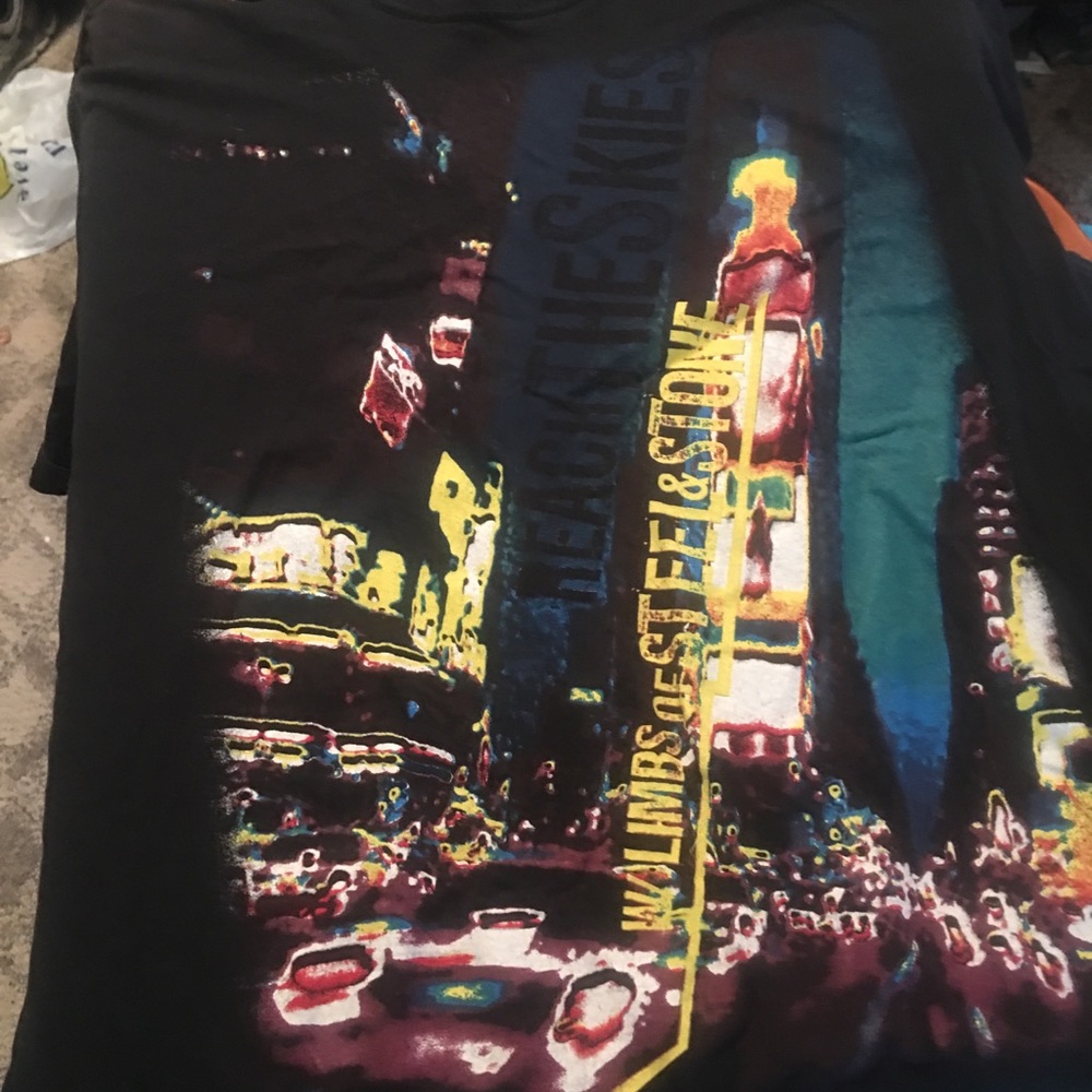 Express tee in good condition